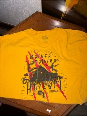 Hot Topic Yellow "Mother Mother" Hayloft y2k Graphic Tee